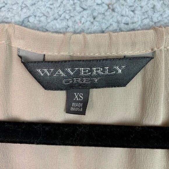 Waverly Grey Womens Blouse Beige Bishop Sleeve Keyhole Neck Ruched 100% Silk XS - Picture 9 of 9